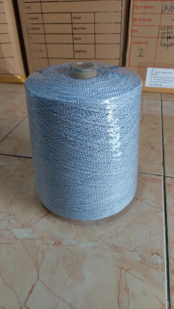 Cone benang warna mambo biru-putih