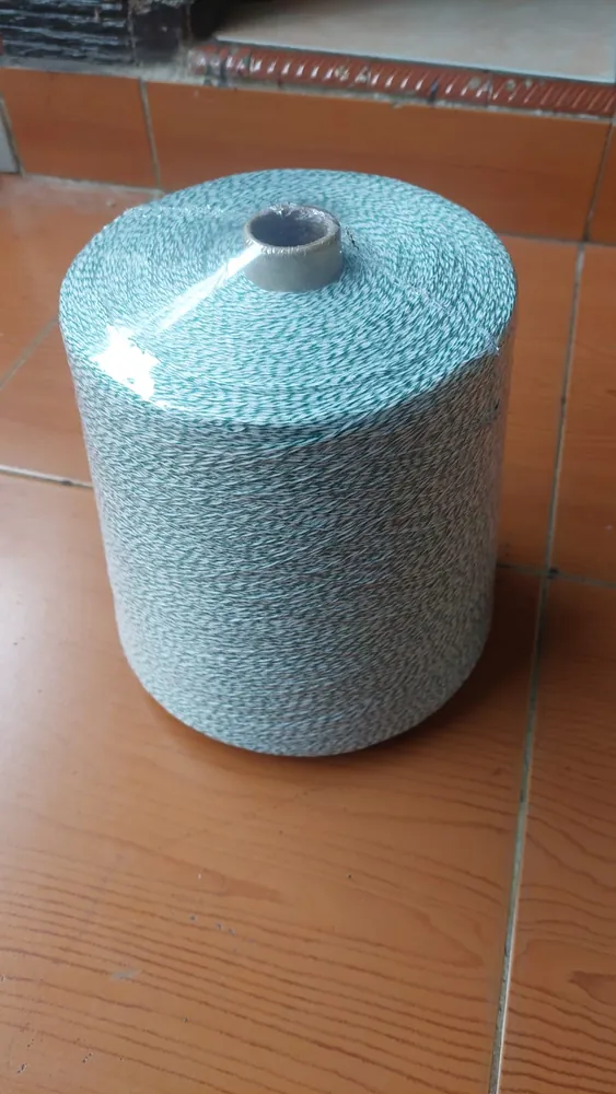 Roll benang warna mambo hijau-putih