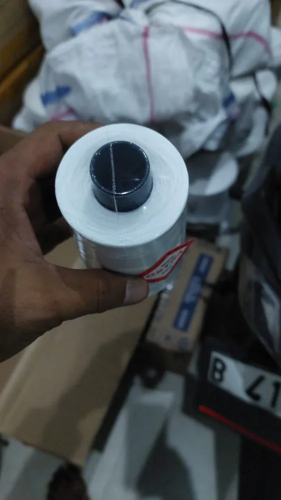 Cone benang putih dilihat dari atas