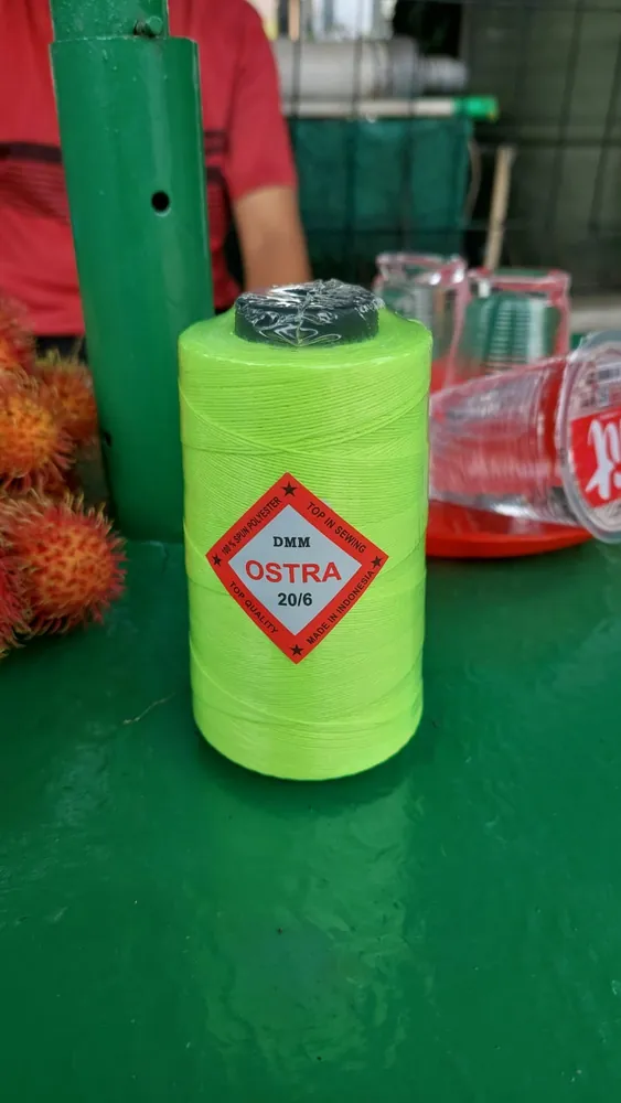 Cone benang OSTRA DMM 20/6 warna hijau stabilo